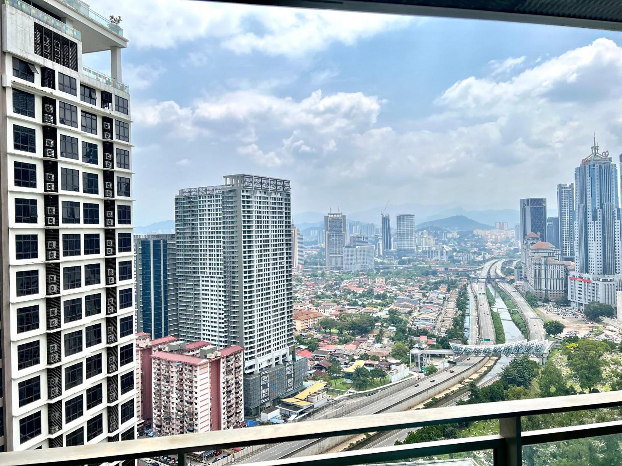 Summer Suites Klcc By Whollmark Kuala Lumpur Extérieur photo