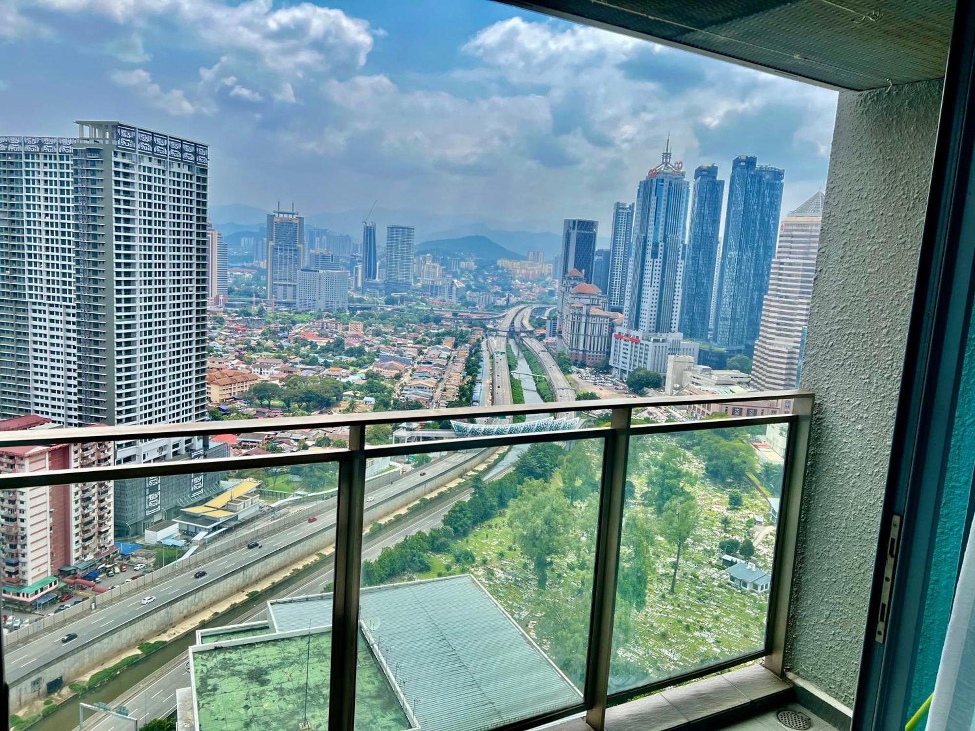 Summer Suites Klcc By Whollmark Kuala Lumpur Extérieur photo
