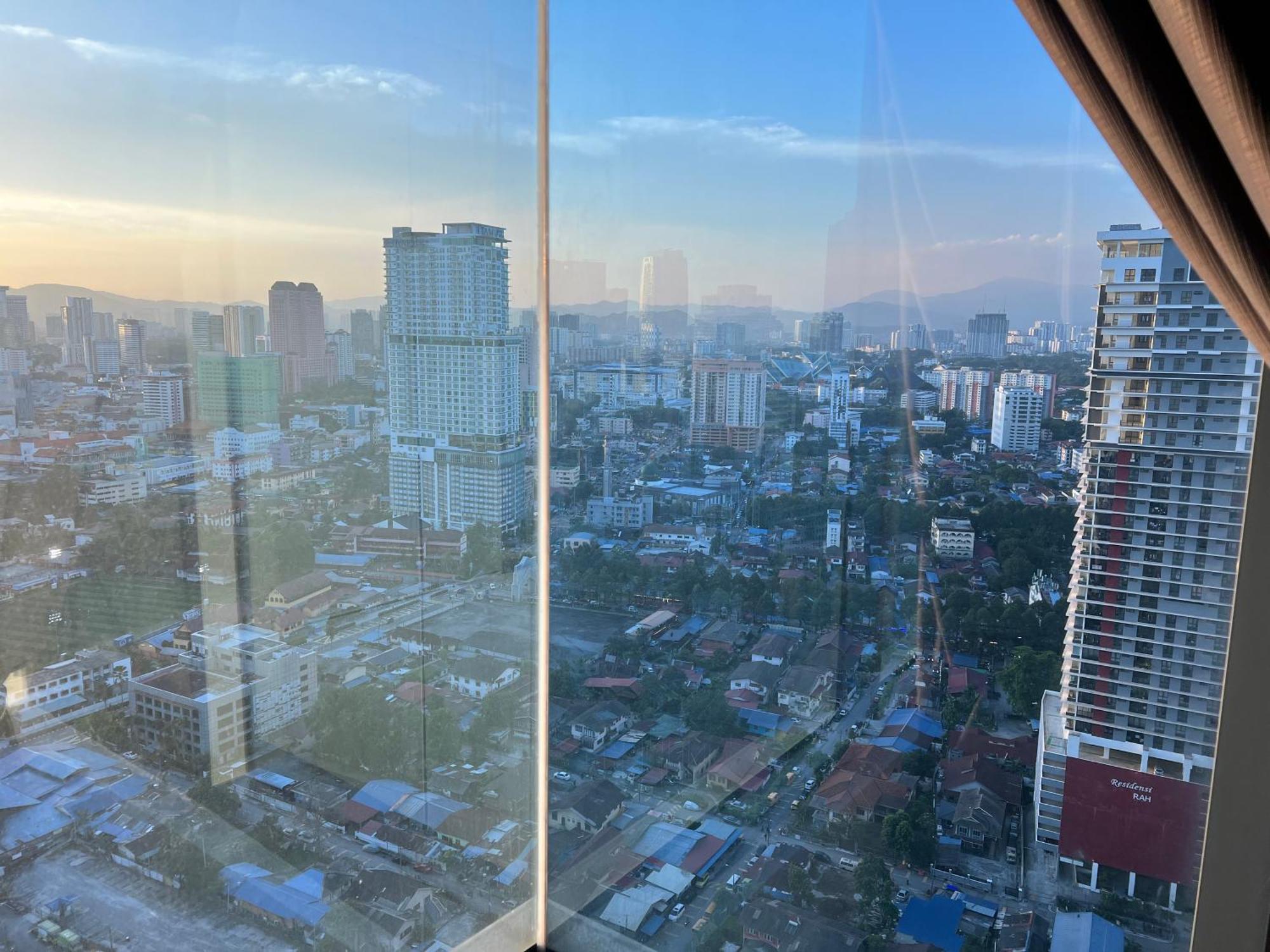Summer Suites Klcc By Whollmark Kuala Lumpur Extérieur photo